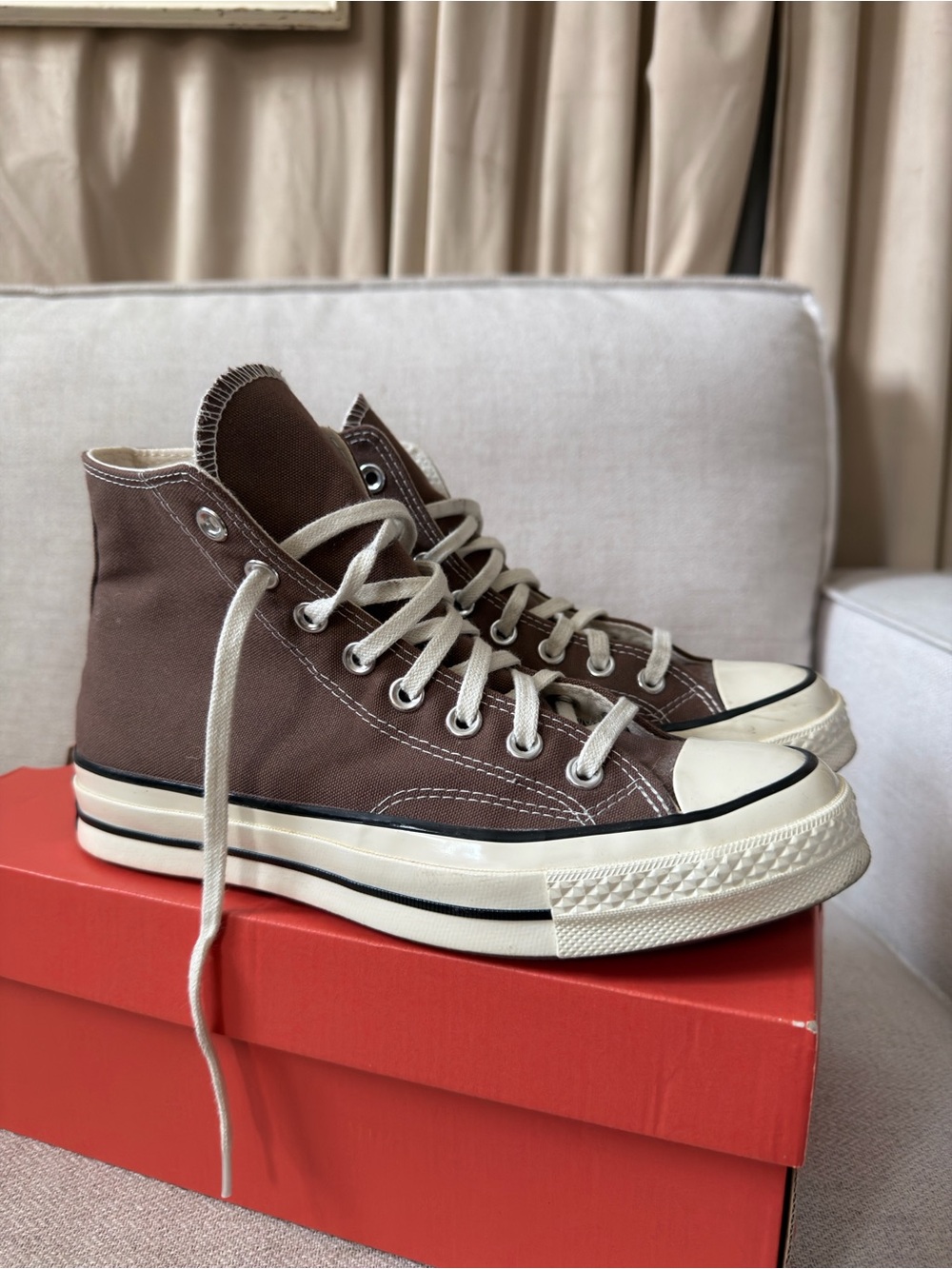 Converse Red Shoe Box with White Logo - Picture 2 of 9